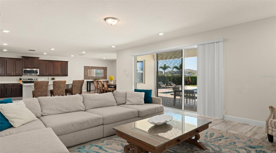 Kissimmee, Florida 34747, 5 Bedrooms Bedrooms, ,5 Bathroomsbathrooms,Residential,For Sale,Auburn,Mfro6287819
