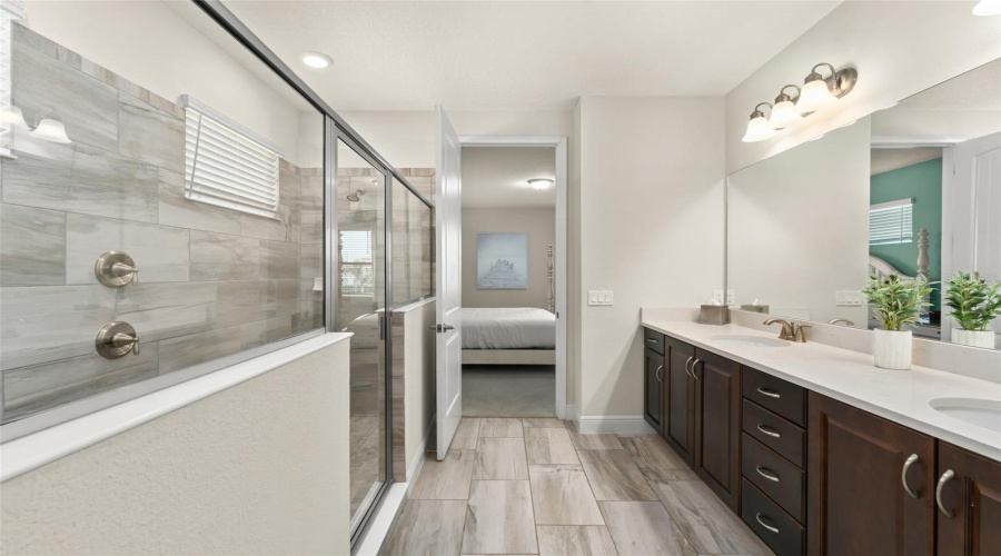 Kissimmee, Florida 34747, 5 Bedrooms Bedrooms, ,5 Bathroomsbathrooms,Residential,For Sale,Auburn,Mfro6287819