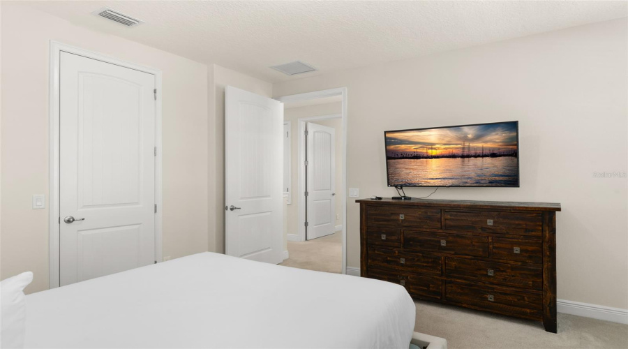 Kissimmee, Florida 34747, 5 Bedrooms Bedrooms, ,5 Bathroomsbathrooms,Residential,For Sale,Auburn,Mfro6287819