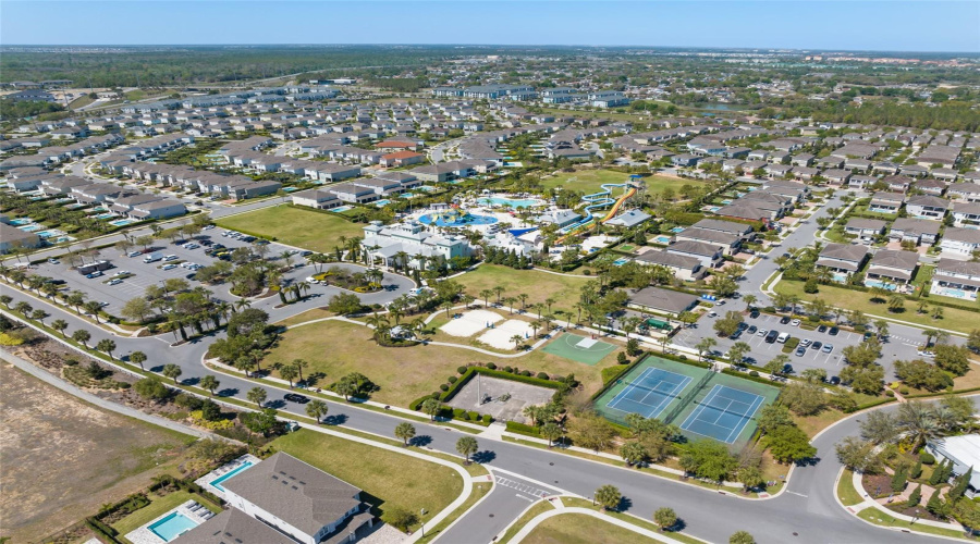 Kissimmee, Florida 34747, 5 Bedrooms Bedrooms, ,5 Bathroomsbathrooms,Residential,For Sale,Auburn,Mfro6287819