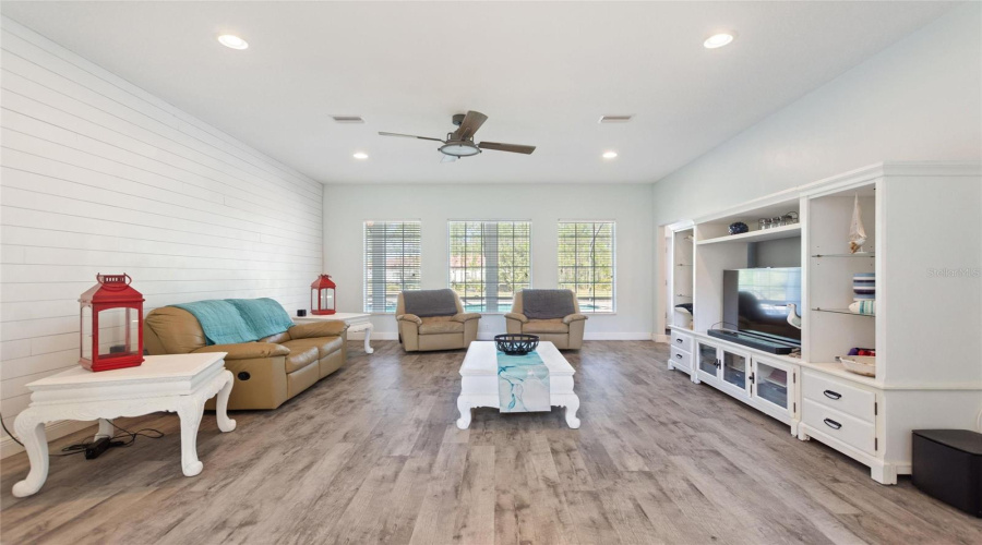 Davenport, Florida 33897, 4 Bedrooms Bedrooms, ,4 Bathroomsbathrooms,Residential,For Sale,Hidden Palms,Mfrs5122581