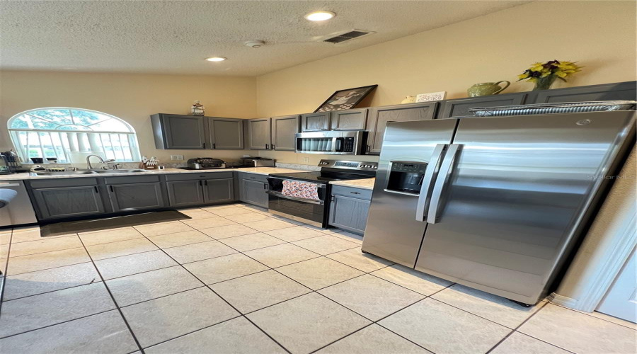 Kissimmee, Florida 34747, 4 Bedrooms Bedrooms, ,3 Bathroomsbathrooms,Residential,For Sale,Autumn Creek,Mfrs5122557