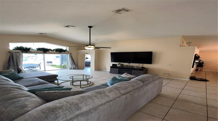 Kissimmee, Florida 34747, 4 Bedrooms Bedrooms, ,3 Bathroomsbathrooms,Residential,For Sale,Autumn Creek,Mfrs5122557
