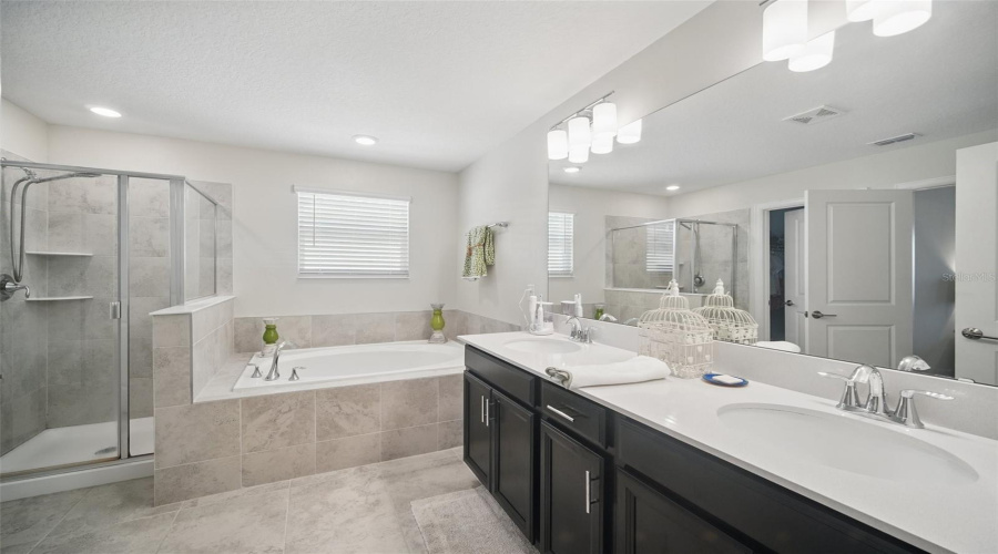 Davenport, Florida 33896, 4 Bedrooms Bedrooms, ,2 Bathroomsbathrooms,Residential,For Sale,Trappers Trail,Mfrs5122584