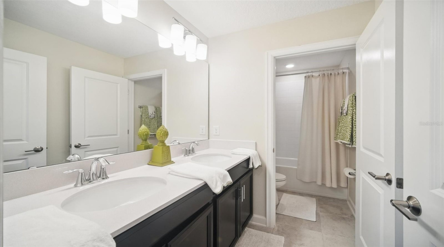 Davenport, Florida 33896, 4 Bedrooms Bedrooms, ,2 Bathroomsbathrooms,Residential,For Sale,Trappers Trail,Mfrs5122584
