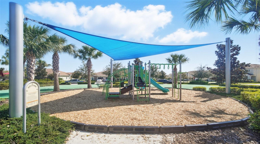 Davenport, Florida 33896, 4 Bedrooms Bedrooms, ,2 Bathroomsbathrooms,Residential,For Sale,Trappers Trail,Mfrs5122584
