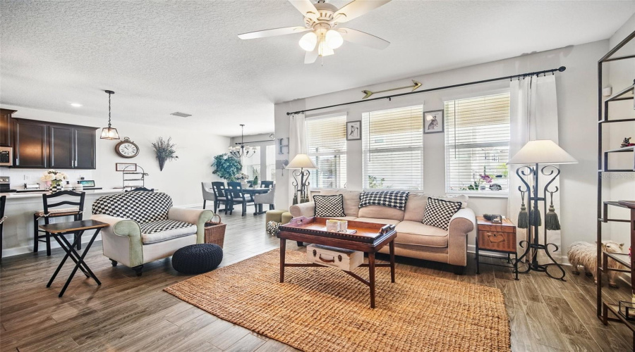 Davenport, Florida 33896, 4 Bedrooms Bedrooms, ,2 Bathroomsbathrooms,Residential,For Sale,Trappers Trail,Mfrs5122584