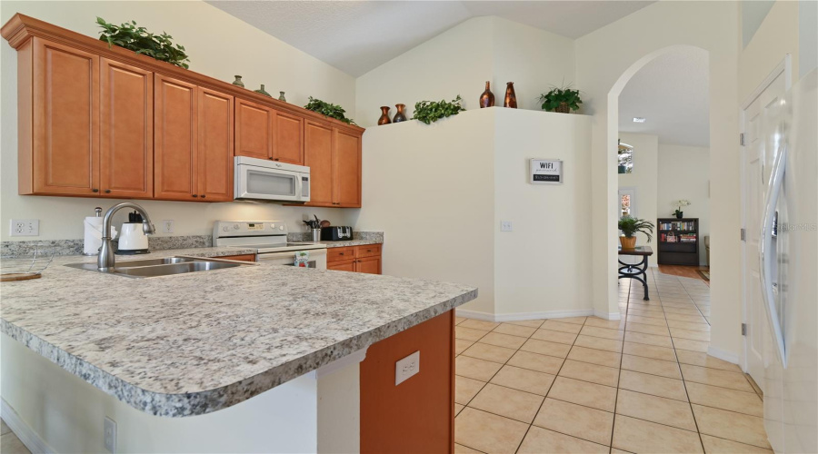 Davenport, Florida 33897, 4 Bedrooms Bedrooms, ,3 Bathroomsbathrooms,Residential,For Sale,Cordova Ave,Mfrs5122544