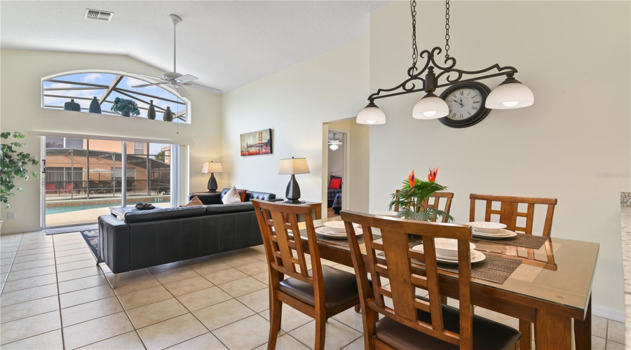 Davenport, Florida 33897, 4 Bedrooms Bedrooms, ,3 Bathroomsbathrooms,Residential,For Sale,Cordova Ave,Mfrs5122544
