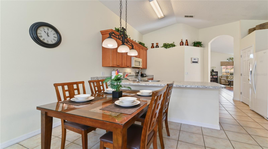 Davenport, Florida 33897, 4 Bedrooms Bedrooms, ,3 Bathroomsbathrooms,Residential,For Sale,Cordova Ave,Mfrs5122544