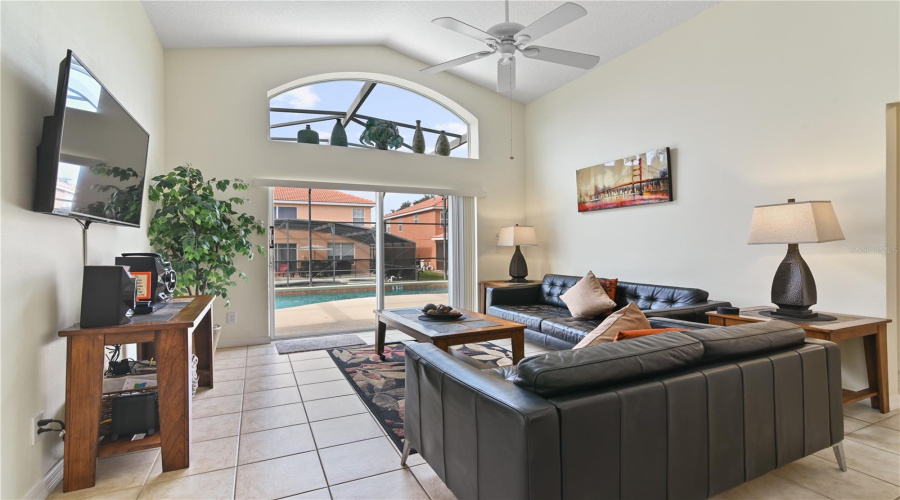 Davenport, Florida 33897, 4 Bedrooms Bedrooms, ,3 Bathroomsbathrooms,Residential,For Sale,Cordova Ave,Mfrs5122544