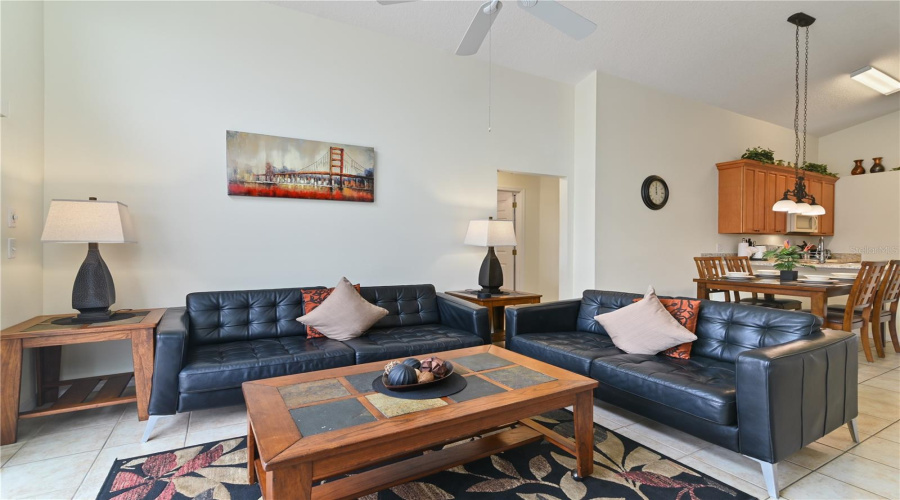 Davenport, Florida 33897, 4 Bedrooms Bedrooms, ,3 Bathroomsbathrooms,Residential,For Sale,Cordova Ave,Mfrs5122544