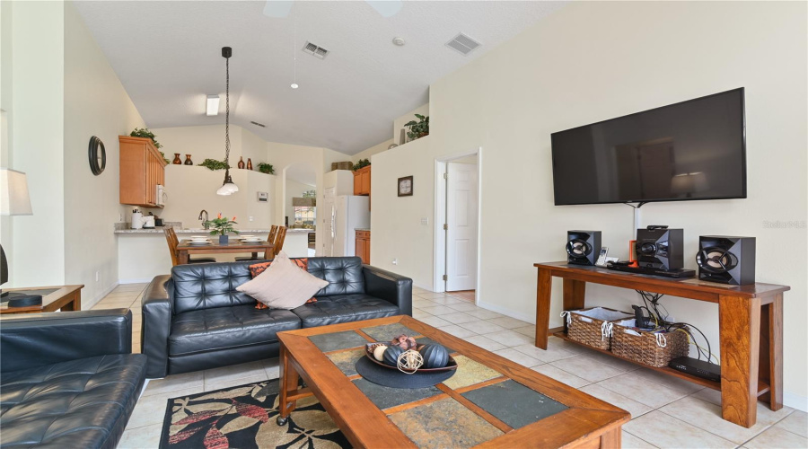 Davenport, Florida 33897, 4 Bedrooms Bedrooms, ,3 Bathroomsbathrooms,Residential,For Sale,Cordova Ave,Mfrs5122544