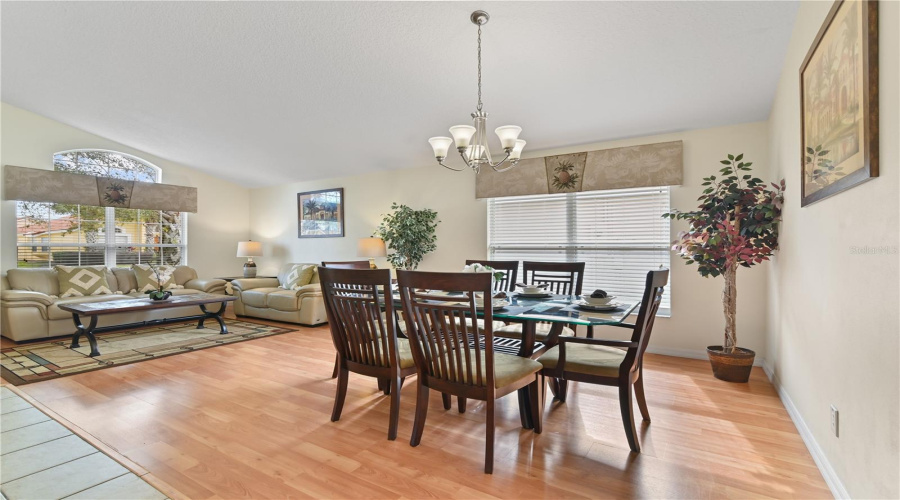 Davenport, Florida 33897, 4 Bedrooms Bedrooms, ,3 Bathroomsbathrooms,Residential,For Sale,Cordova Ave,Mfrs5122544
