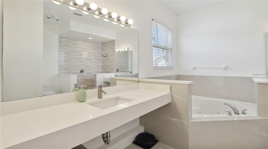 Reunion, Florida 34747, 4 Bedrooms Bedrooms, ,3 Bathroomsbathrooms,Residential,For Sale,Fairview,Mfro6290066