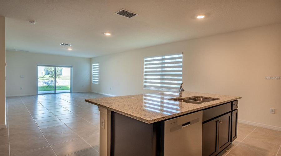 Davenport, Florida 33837, 3 Bedrooms Bedrooms, ,2 Bathroomsbathrooms,Residential,For Sale,Ribbon Fall,Mfro6289934