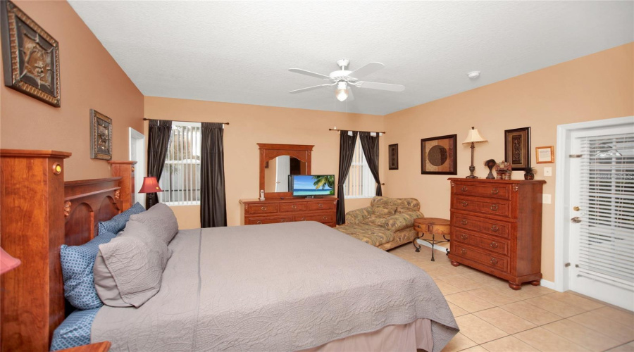 Davenport, Florida 33897, 6 Bedrooms Bedrooms, ,5 Bathroomsbathrooms,Residential,For Sale,Montara,Mfrp4934126
