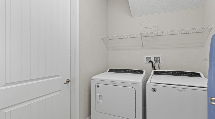 Kissimmee, Florida 34747, 5 Bedrooms Bedrooms, ,4 Bathroomsbathrooms,Residential,For Sale,Fairfax,Mfro6290194