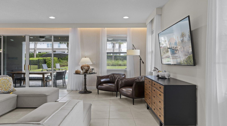 Kissimmee, Florida 34747, 5 Bedrooms Bedrooms, ,4 Bathroomsbathrooms,Residential,For Sale,Fairfax,Mfro6290194