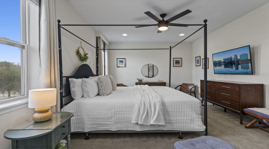 Kissimmee, Florida 34747, 5 Bedrooms Bedrooms, ,4 Bathroomsbathrooms,Residential,For Sale,Fairfax,Mfro6290194