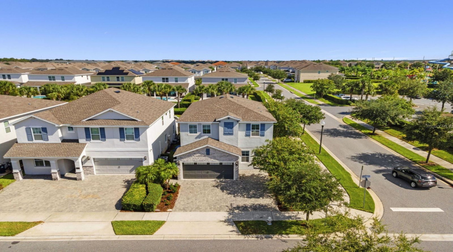 Kissimmee, Florida 34747, 5 Bedrooms Bedrooms, ,4 Bathroomsbathrooms,Residential,For Sale,Fairfax,Mfro6290194