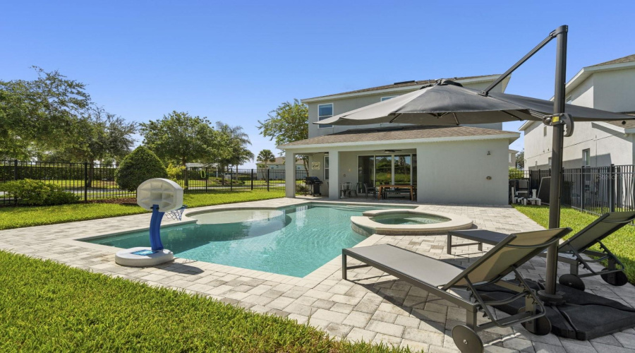 Kissimmee, Florida 34747, 5 Bedrooms Bedrooms, ,4 Bathroomsbathrooms,Residential,For Sale,Fairfax,Mfro6290194