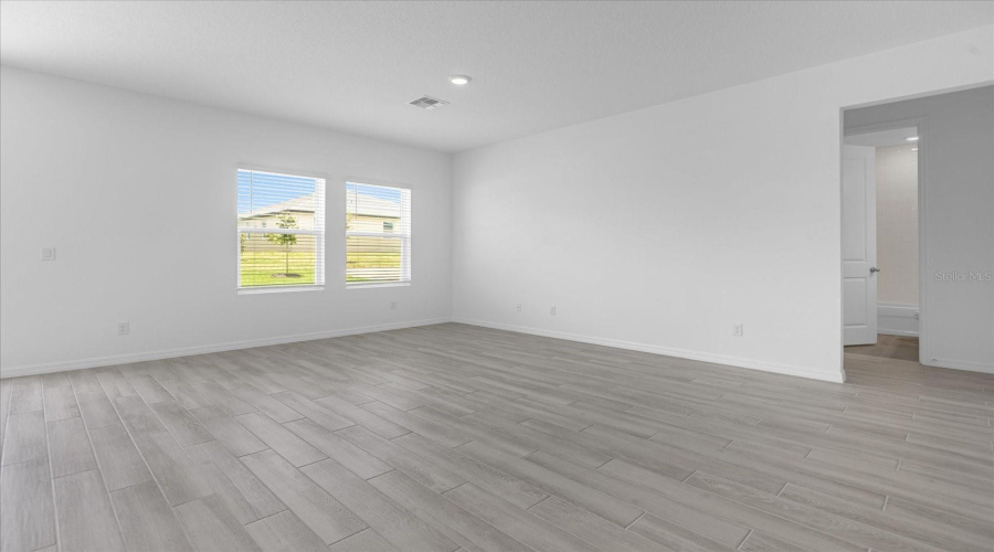 DAVENPORT, Florida 33896, 5 Bedrooms Bedrooms, ,4 BathroomsBathrooms,Residential,For Sale,LANCASHIRE,0,MFRO6290316