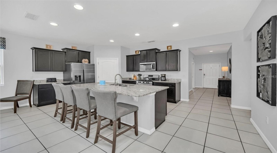DAVENPORT, Florida 33837, 7 Bedrooms Bedrooms, ,5 BathroomsBathrooms,Residential,For Sale,BROAD OAK,0,MFRO6290248