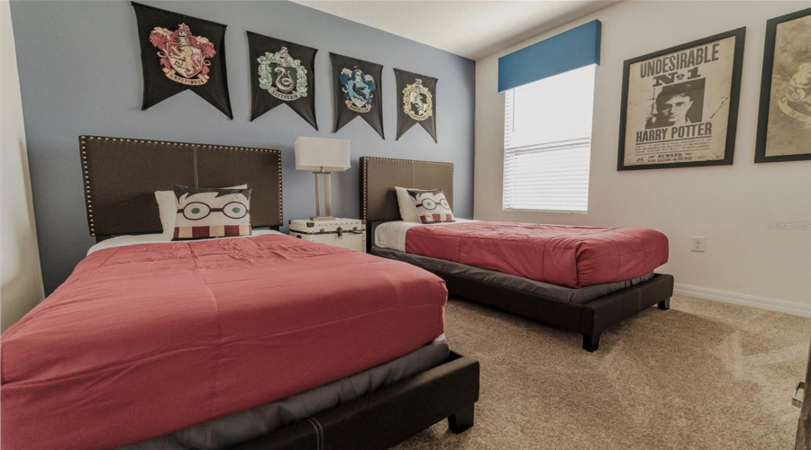 DAVENPORT, Florida 33837, 7 Bedrooms Bedrooms, ,5 BathroomsBathrooms,Residential,For Sale,BROAD OAK,0,MFRO6290248