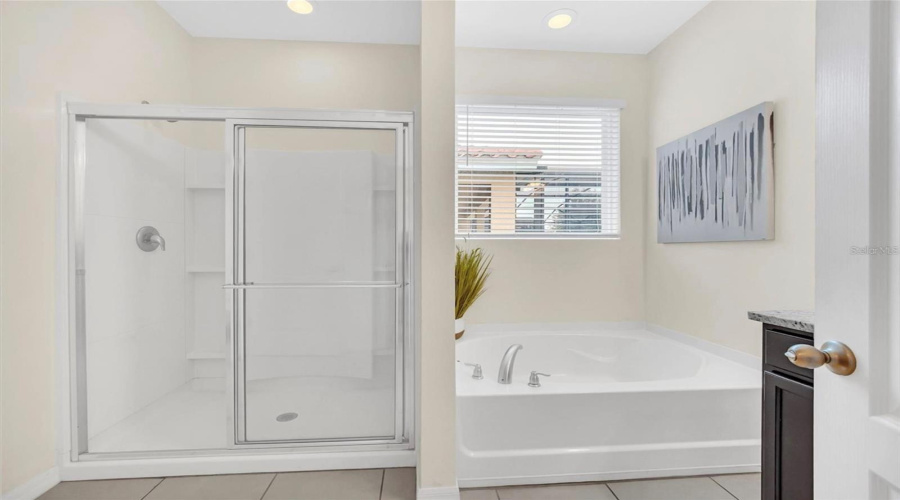DAVENPORT, Florida 33837, 7 Bedrooms Bedrooms, ,5 BathroomsBathrooms,Residential,For Sale,BROAD OAK,0,MFRO6290248
