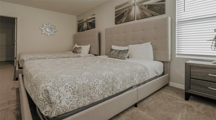 DAVENPORT, Florida 33837, 7 Bedrooms Bedrooms, ,5 BathroomsBathrooms,Residential,For Sale,BROAD OAK,0,MFRO6290248