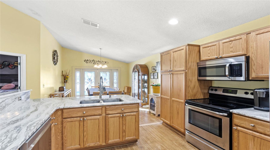 Davenport, Florida 33897, 4 Bedrooms Bedrooms, ,2 Bathroomsbathrooms,Residential,For Sale,Hillside,Mfro6290191
