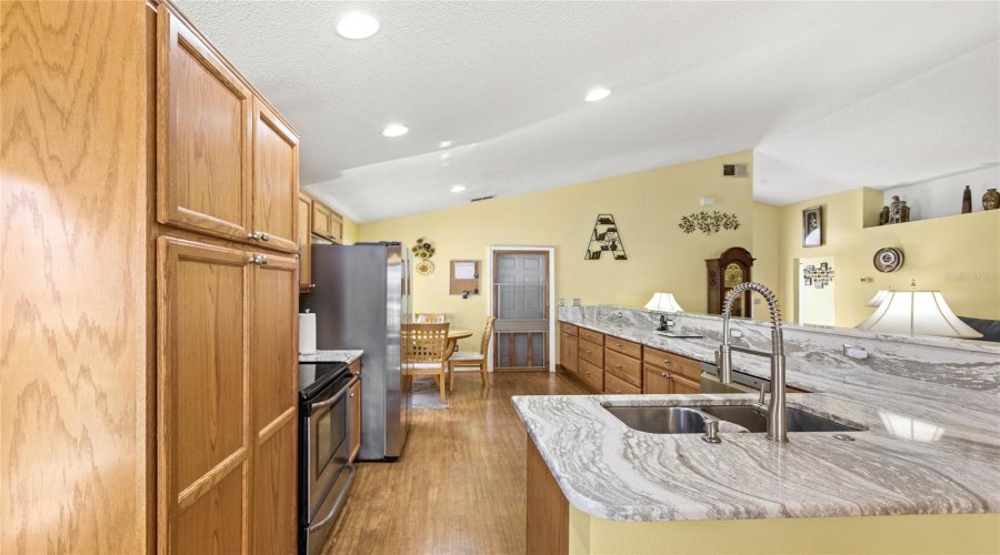 Davenport, Florida 33897, 4 Bedrooms Bedrooms, ,2 Bathroomsbathrooms,Residential,For Sale,Hillside,Mfro6290191