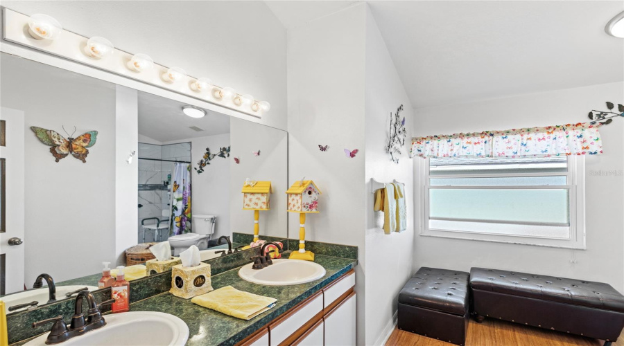 Davenport, Florida 33897, 4 Bedrooms Bedrooms, ,2 Bathroomsbathrooms,Residential,For Sale,Hillside,Mfro6290191
