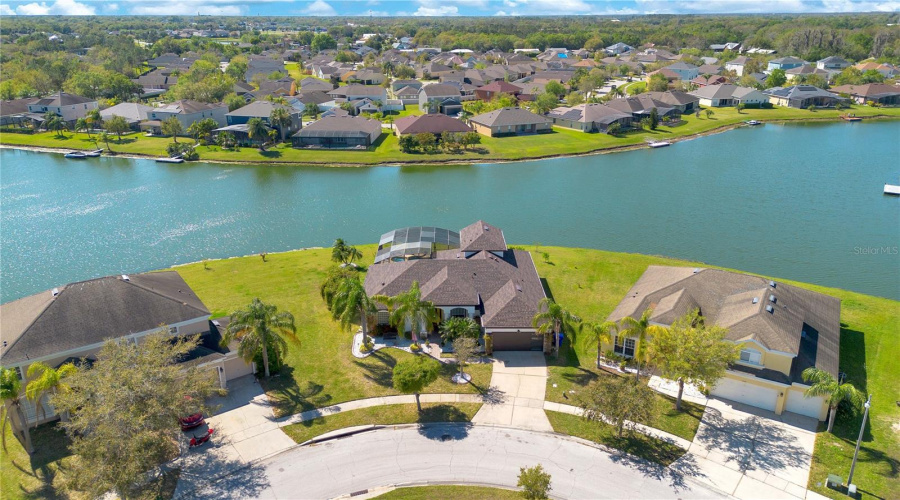 Kissimmee, Florida 34746, 5 Bedrooms Bedrooms, ,4 Bathroomsbathrooms,Residential,For Sale,Boat Launch,Mfro6290170