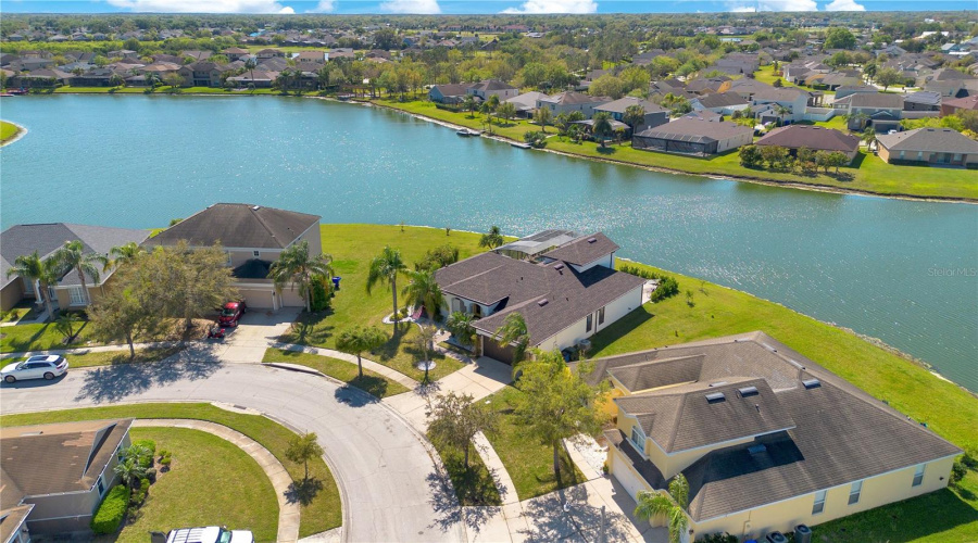 Kissimmee, Florida 34746, 5 Bedrooms Bedrooms, ,4 Bathroomsbathrooms,Residential,For Sale,Boat Launch,Mfro6290170