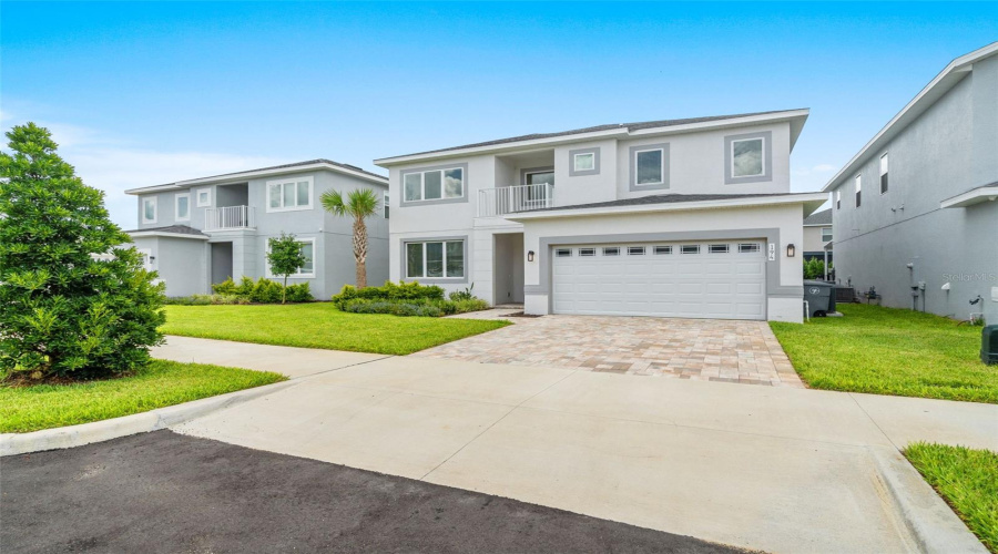 Davenport, Florida 33897, 7 Bedrooms Bedrooms, ,5 Bathroomsbathrooms,Residential,For Sale,Golden Noble,Mfrs5121172