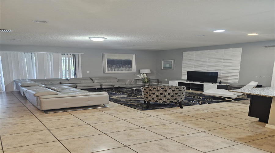 Kissimmee, Florida 34747, 8 Bedrooms Bedrooms, ,6 Bathroomsbathrooms,Residential,For Sale,Lima,Mfro6276028