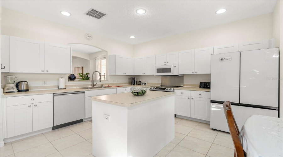 KISSIMMEE, Florida 34746, 6 Bedrooms Bedrooms, ,5 BathroomsBathrooms,Residential,For Sale,GOLDEN BEACH,0,MFRS5122712