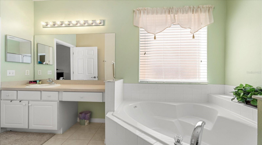 KISSIMMEE, Florida 34746, 6 Bedrooms Bedrooms, ,5 BathroomsBathrooms,Residential,For Sale,GOLDEN BEACH,0,MFRS5122712