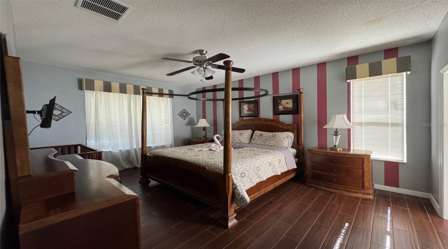 KISSIMMEE, Florida 34747, 8 Bedrooms Bedrooms, ,4 BathroomsBathrooms,Residential,For Sale,EMERALD ISLAND,0,MFRS5122818