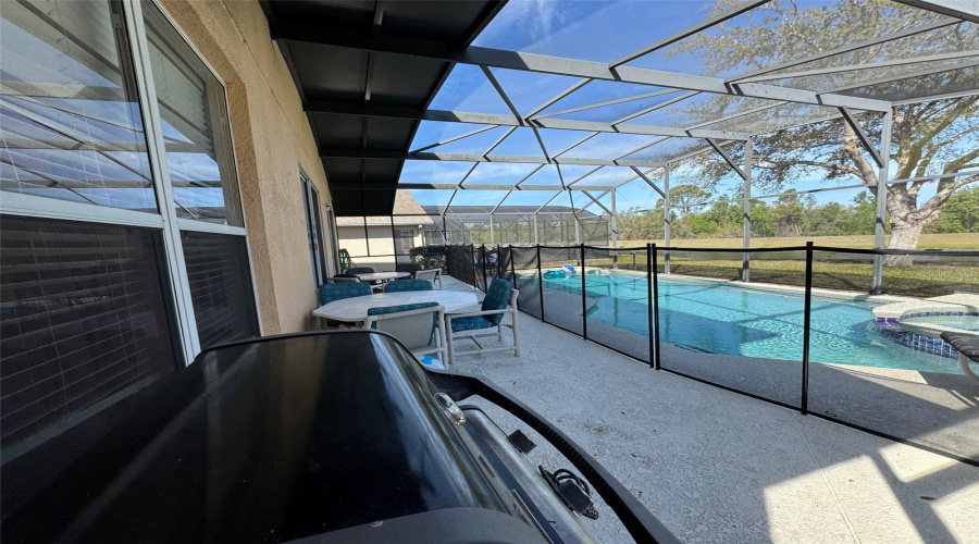 KISSIMMEE, Florida 34747, 7 Bedrooms Bedrooms, ,4 BathroomsBathrooms,Residential,For Sale,LA ISLA,0,MFRS5122822
