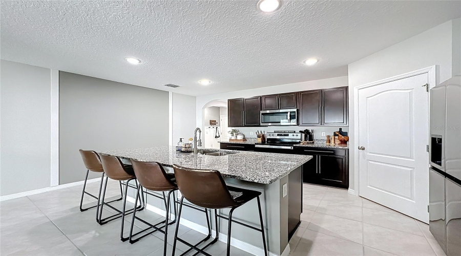 DAVENPORT, Florida 33837, 4 Bedrooms Bedrooms, ,2 BathroomsBathrooms,Residential,For Sale,LILY,0,MFRO6290368