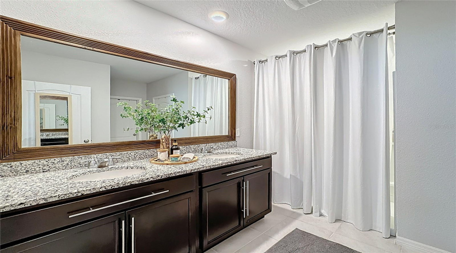 DAVENPORT, Florida 33837, 4 Bedrooms Bedrooms, ,2 BathroomsBathrooms,Residential,For Sale,LILY,0,MFRO6290368