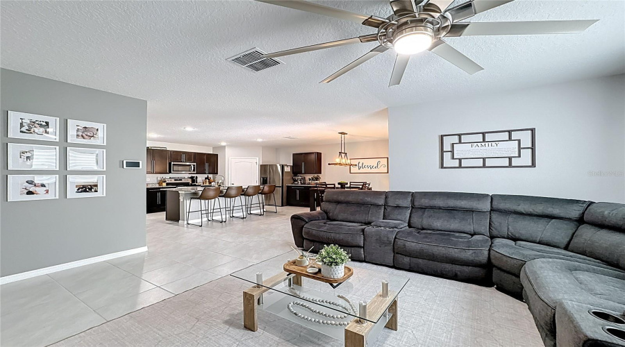 DAVENPORT, Florida 33837, 4 Bedrooms Bedrooms, ,2 BathroomsBathrooms,Residential,For Sale,LILY,0,MFRO6290368