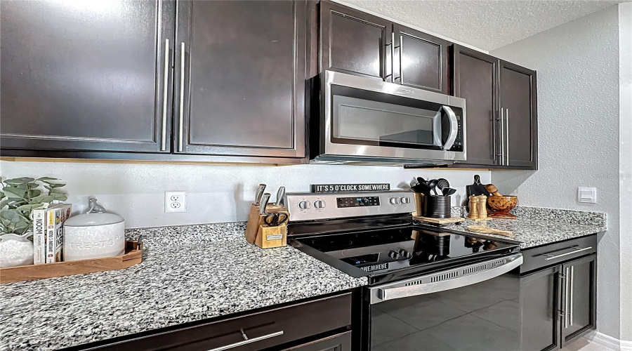 DAVENPORT, Florida 33837, 4 Bedrooms Bedrooms, ,2 BathroomsBathrooms,Residential,For Sale,LILY,0,MFRO6290368