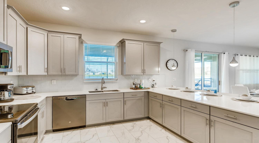 KISSIMMEE, Florida 34746, 6 Bedrooms Bedrooms, ,6 BathroomsBathrooms,Residential,For Sale,BOOKMARK,0,MFRO6290504