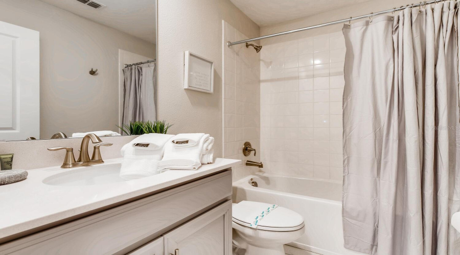 KISSIMMEE, Florida 34746, 6 Bedrooms Bedrooms, ,6 BathroomsBathrooms,Residential,For Sale,BOOKMARK,0,MFRO6290504