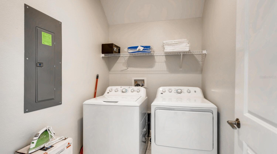 KISSIMMEE, Florida 34746, 6 Bedrooms Bedrooms, ,6 BathroomsBathrooms,Residential,For Sale,BOOKMARK,0,MFRO6290504