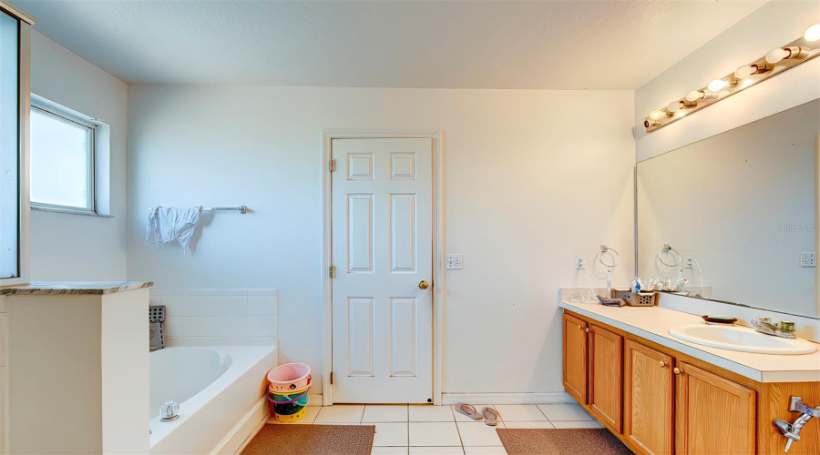 DAVENPORT, Florida 33896, 5 Bedrooms Bedrooms, ,4 BathroomsBathrooms,Residential,For Sale,SAND RIDGE,0,MFRO6289701